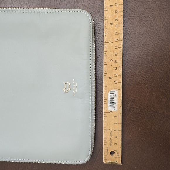 RADLEY London Crossbody Purse Gray Taupe Leather Zipper Pockets - Picture 6 of 10